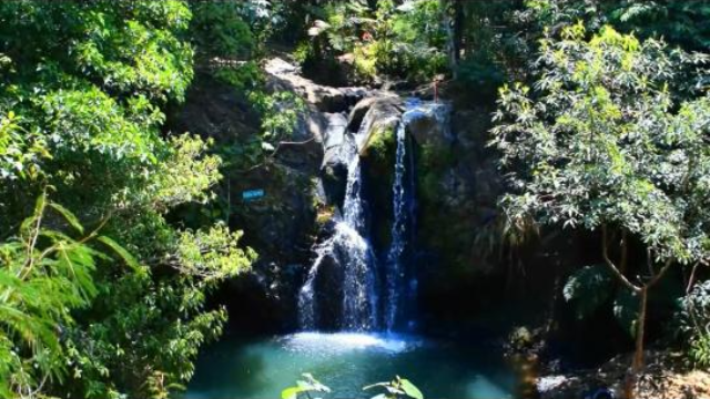 Pesona Air Terjun Ciangin: Surga Tersembunyi di Kaki Gunung